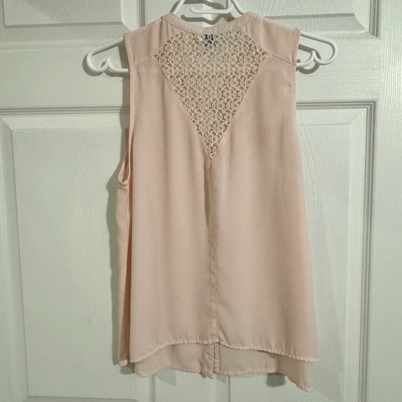 Floral Lace Sleeveless Blouse - Picture 5 of 6